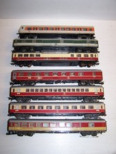 7 alte Märklin Spur H0 Gepäckwagen Speisewagen Personenwagen teils mit Figuren