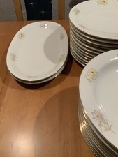 Speise-Service 40er/50er-Jahre Bavaria „Winterling“ mit Goldrand für 12 Personen