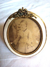 selten kleiner Louis Seize Stand Bilderrahmen um 1900 Kopfschleife 7,5 cm x 6 cm