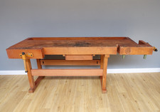 Alte Werkbank Hobelbank mit starken Nutzungsspuren Stabil