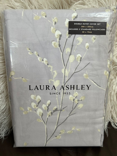 Schön neu verpackung laura - neu, in