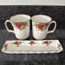 Royal Albert Old Country Roses 2 Tassen, Mint Tablett NEU 1. Qualität