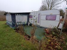 KIP Wohnwagen mit Vorzelt für ggf. 5 Personen