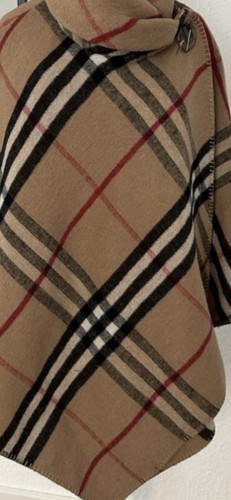 Gefütterter poncho aus wolle - gefütterter,