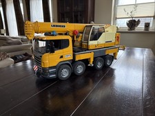 Bruder R-Serie Scania Liebherr