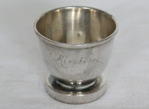 Schöner alter eierbecher - eierbecher, aus