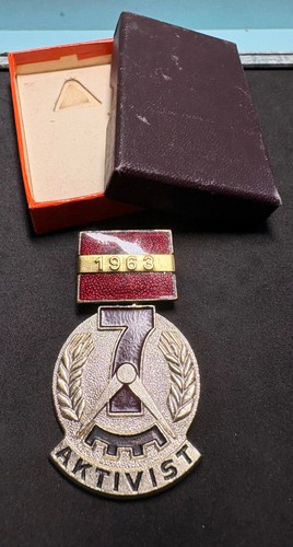 Ddr abzeichen aktivist - aktivist, 7