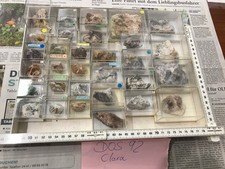 Kleine Sammlung mit Mineralien