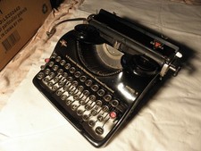 Schreibmaschine Groma Modell E mit Koffer