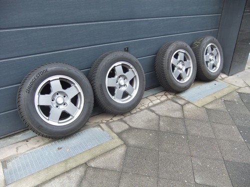 Ganzjahresreifen mit felgen