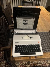 Schreibmaschine olympia monica - schreibmaschine,