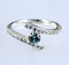 Grün Diamant Solitaire 0.58 Karat Rund Brillantschliff Zertifiziert Ring Neujahr