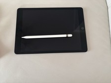 iPad 7. Generation, 32GB, Space Grau, Wie Neu + Apple PEN 1. Gen, Ohne Zubehör