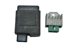 DERBI SENDA 125 CDI STEUERGERÄT BLACKBOX SPANNUNGSREGLER GLEICHRICHTER RELAIS