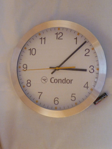 Wanduhr mit aluminiumrahmen - wanduhr,