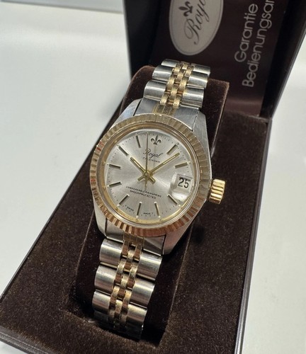 Royal calendar ladies - royal,