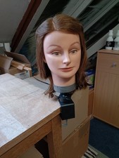 Frisierkopf mit Halterung