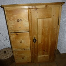 Alter Bauern Brotschrank aus Massiv - Holz ( B 70 / T 35 / H 92 cm ) 