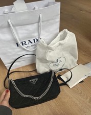 PRADA Handtasche mit Kette