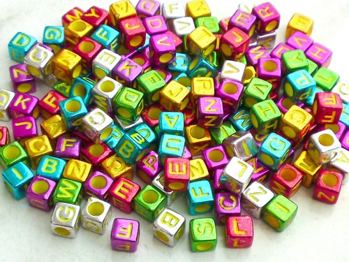 100 buchstabenperlen würfel - buchstabenperlen,