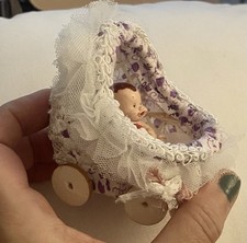 Puppenhaus Kinderbett 1:12 mit