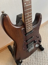 Stratocaster E-Gitarre / Corpus Erle / Hals Ahorn / Palisander plus Tasche! 
