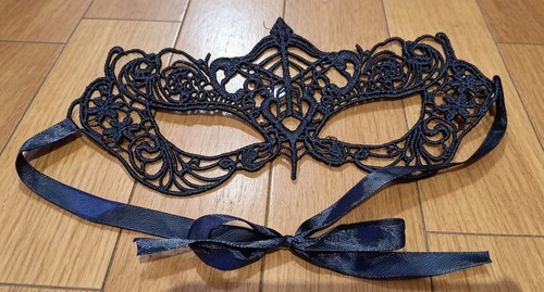 Schwarze kostüm häkelmaske - schwarze,