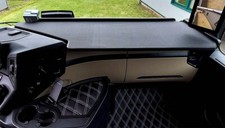 LKW-Tisch Mercedes Actros MP5 Ablagetisch durchgehend + Antirutschmatte Schwarz