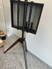 FITUEYES Design TV Ständer im Staffelei-Design