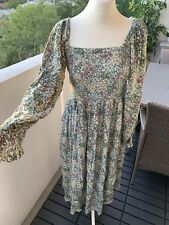 Schickes Leichtes Kleid Gr S