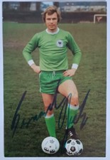 Bernard Dietz DFB handsignierte Autogrammkarte 80ziger FC Schalke Derbystar Ball