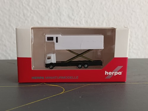 Herpa wings a380 cateringtruck - herpa,