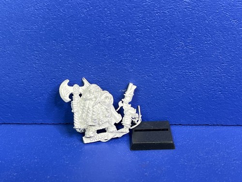 Dwarf lord with pistol - dwarf, axe