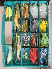 Gummifische Set  Inkl. Jighaken/ Über 100 Stück In einer Box Siehe Fotos 