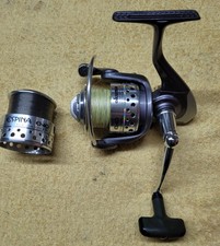 Stationärrolle Okuma, Espina