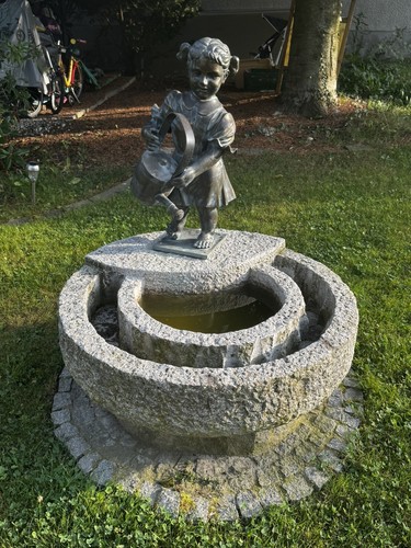 Bronze figur auf granit - auf,