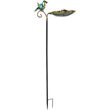 Dekorative Vogeltränke aus