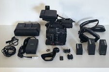 Canon EOS C300 Mark II EF Cinema Camcorder + 2 Ersatz-Akk. BF A-60