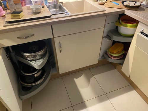 Küche mit geräten zum - mit,