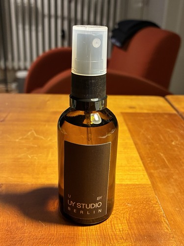 Eau parfum uy - u, de