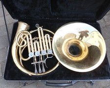 Bb- Waldhorn mit Stopfventil und  Koffer