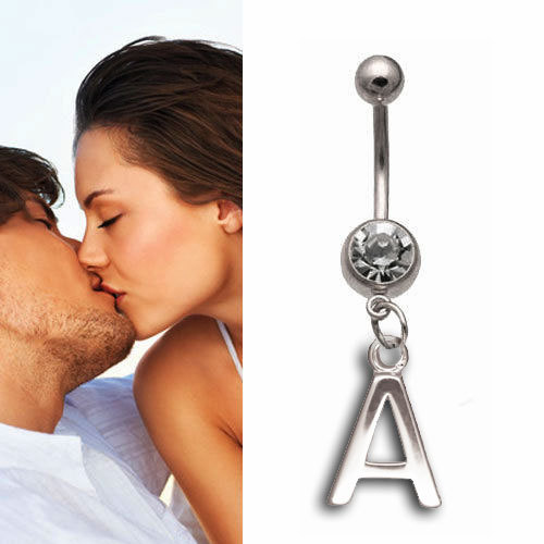 Bauchnabelpiercing mit