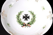 Militaria antike alte Porzellanschale Eisernes Kreuz Orden 1914 Eichenlaub WW1