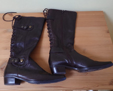 Stiefel lang braun Reißverschluss hinten zum Schnüren Gr. 37 kleiner Absatz