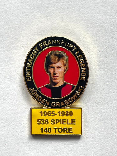 Teilen pin eintracht frankfurt - teilen,
