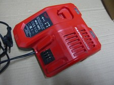 Milwaukee Ladegerät m18 m12 Defekt, Schlagschrauber Poliermaschine Akkuschrauber