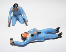 Plastik Figur Mechaniker Werkstatt Arbeiter Reifen wechsel 3,5 cm  1:43 ?