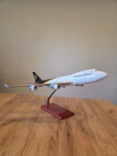 Ups 747 400 100 - ups, 1/100