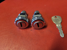 2x Schloss mit ein Schlüssel