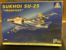 Sukhoi SU-25von Italeri 1:72gebraucht gut erhalten